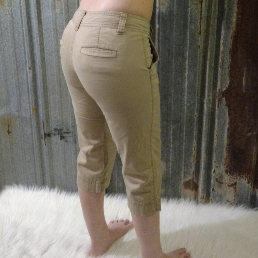Aeropostale Khaki Capris